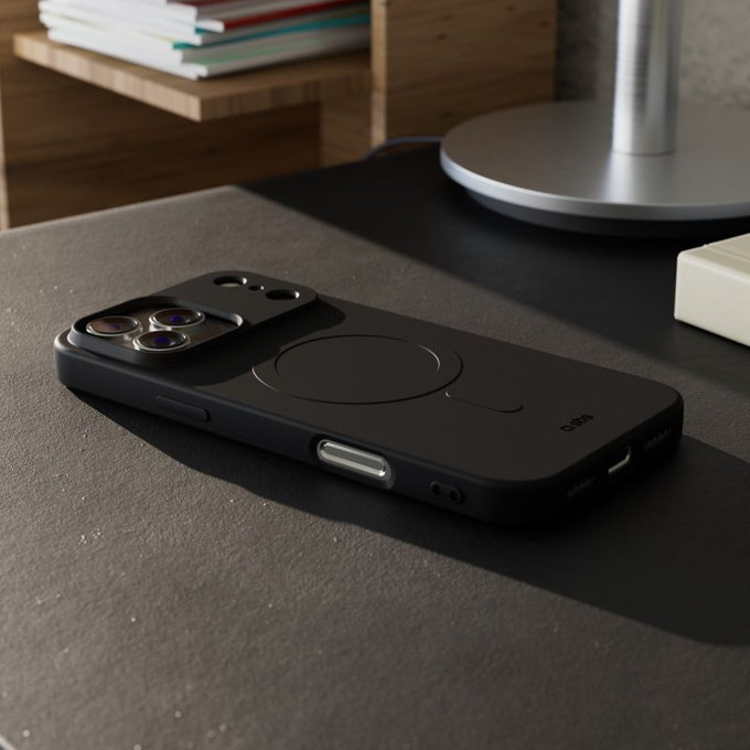 SBS - Puzdro Instinct Mag kompatibilné s MagSafe pre iPhone 17 Pro, čierna