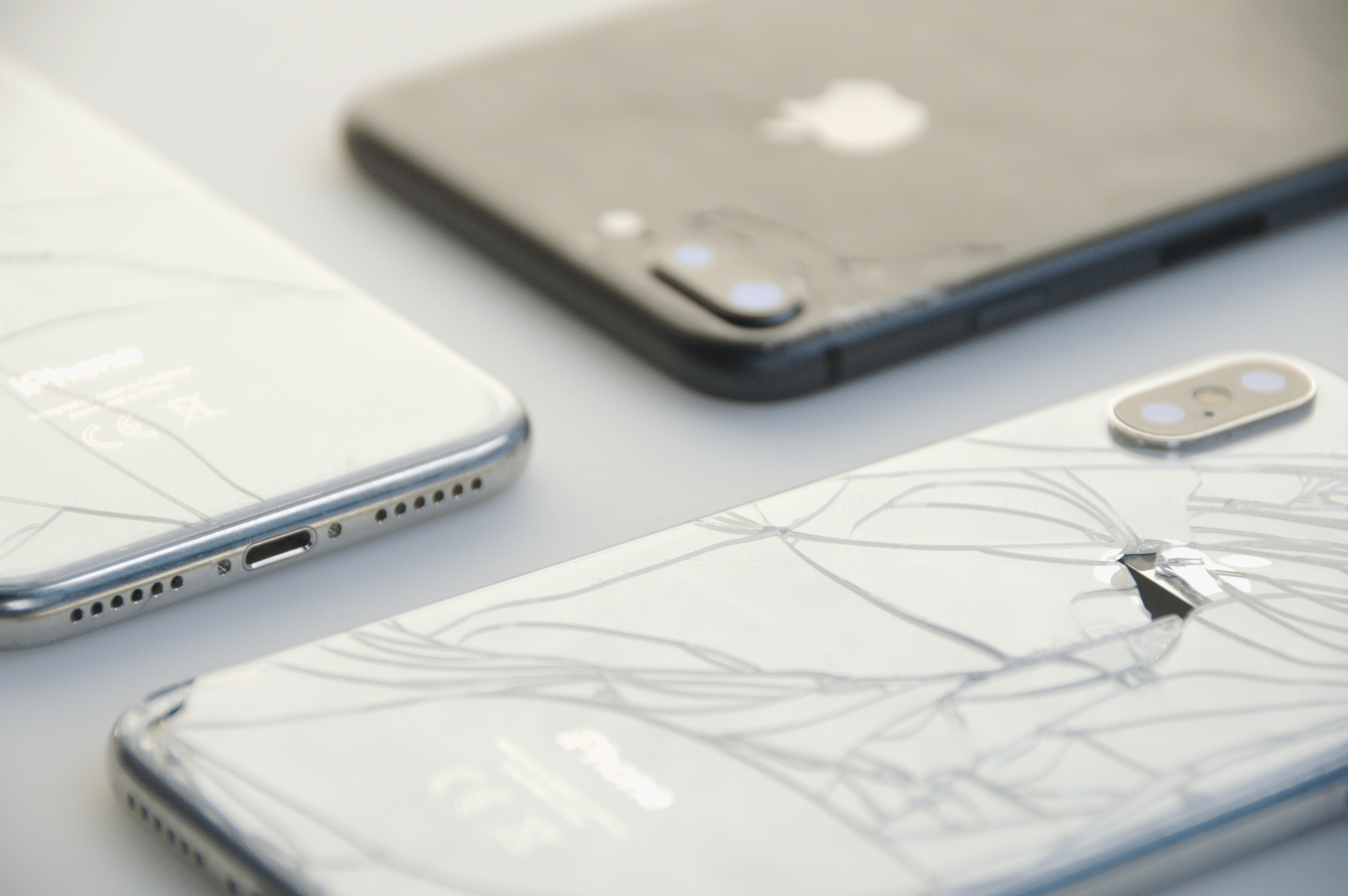 Замена стекла айфон хр. Разбитый экран iphone. Разбил свой айфон. Разбитый айфон 11. Разбитый дисплей iphone x