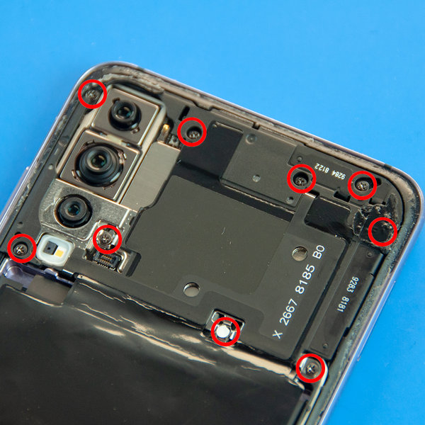 Krycí pliešok základnej dosky a NFC