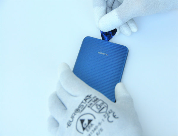 Uvoľnenie zadného krytu