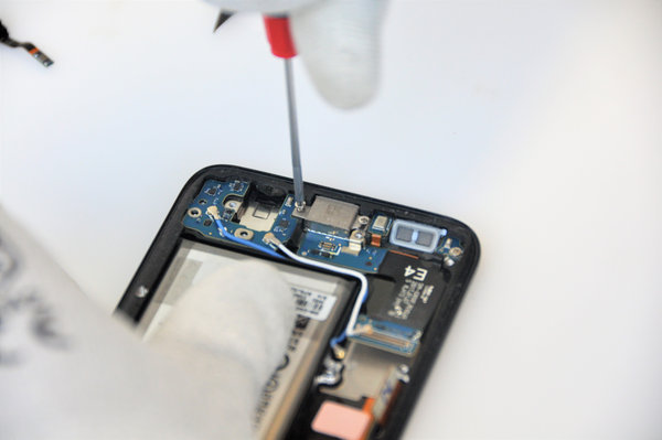 Vybratie nabíjacieho modulu.