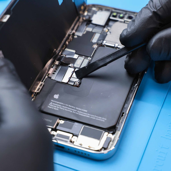 Odpojenie konektora batérie