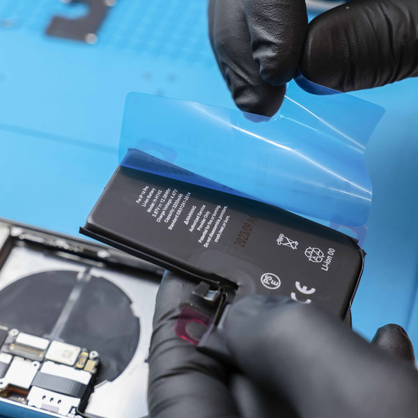 Preneste pásik s lepiacou podložkou