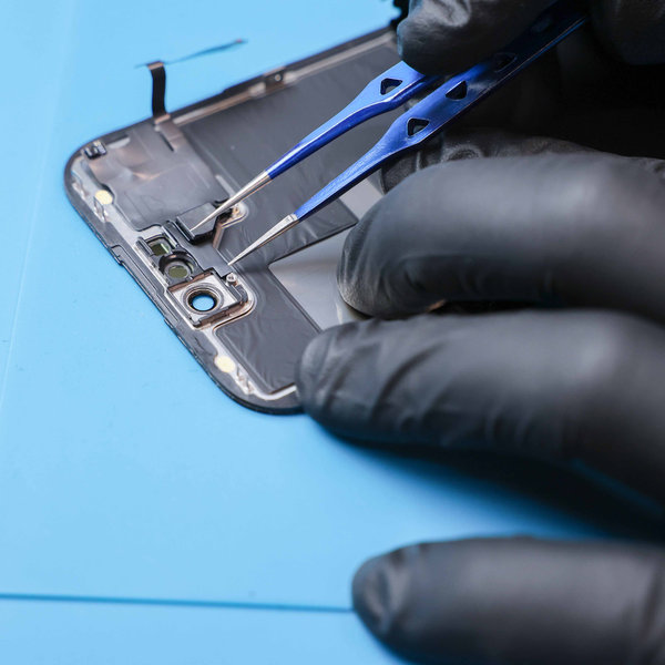 Demontáž zostavy predného snímača