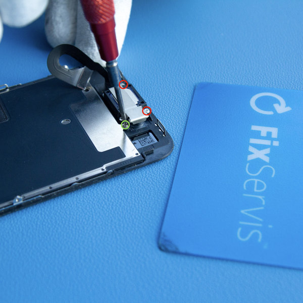 Odmontovanie konzoly slúchadiel