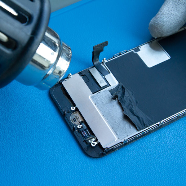 Odlepenie dátového flex kábla od ochrannej dosky LCD