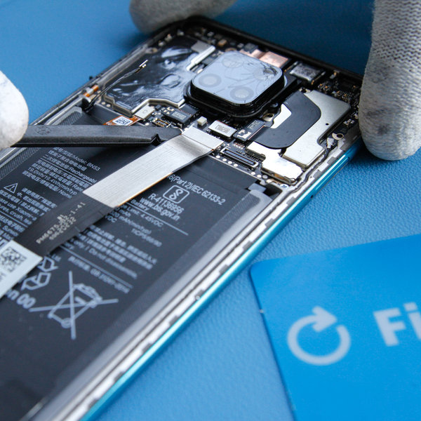 Odpojenie flex kábla displeja