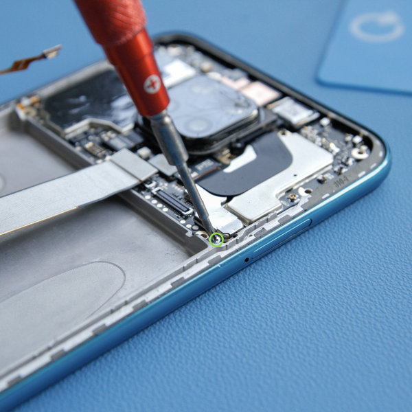 Odskrutkovanie základnej dosky