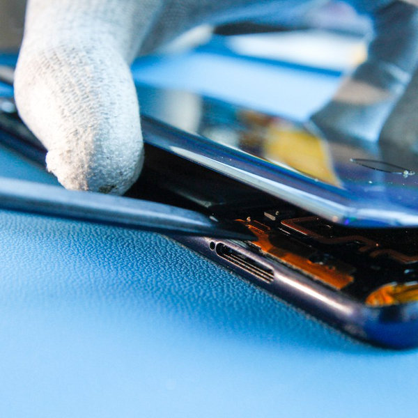 Nasadenie zadného krytu