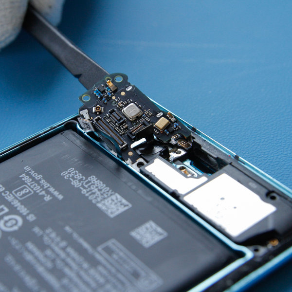 Odmontovanie dosku s čítačkou SIM karty