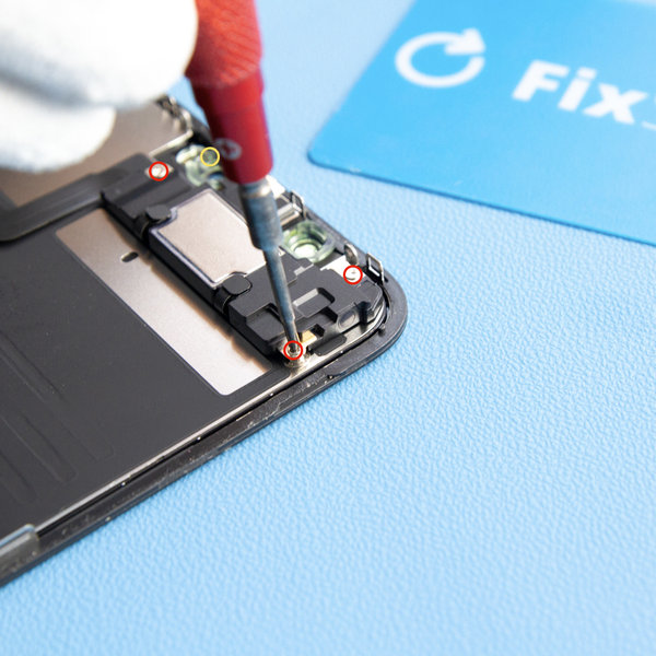 Odskrutkovanie prednej zostavy