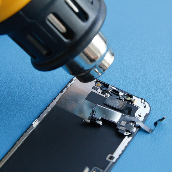 Zahrejte horný okraj displeja