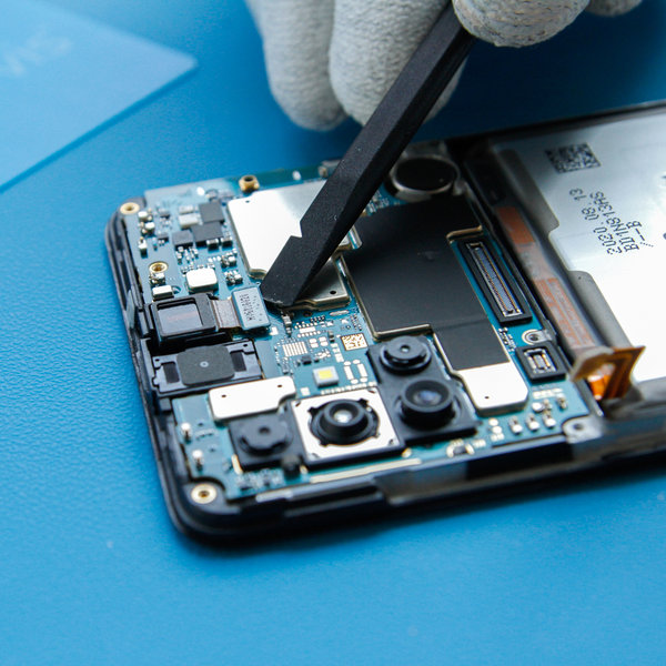 Odpojenie konektora kamery