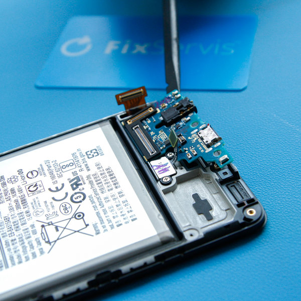 Demontáž USB dosky