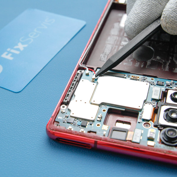 Odpojenie dvoch káblov antény