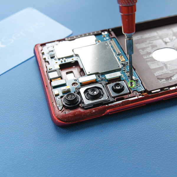 Demontáž základnej dosky