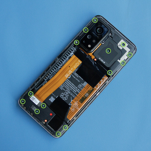 Odmontovanie krytu základnej dosky + krytu USB dosky