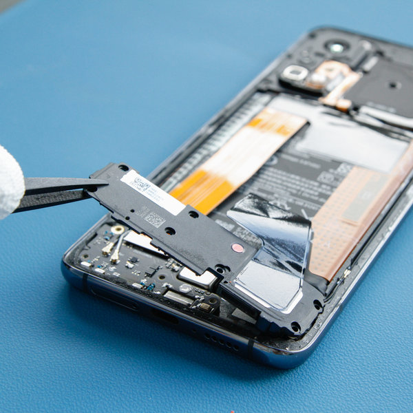 Odstránenie krytu základnej dosky + krytu USB dosky