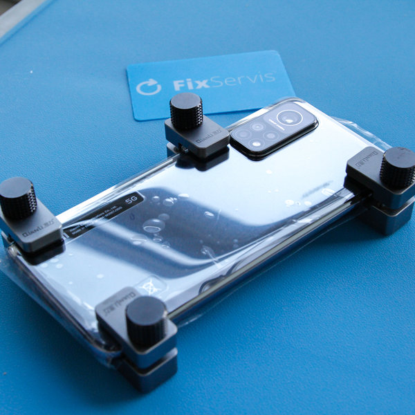 Uchopenie smartphonu do svoriek