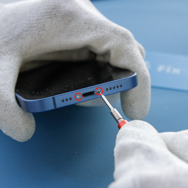 Odmontovanie pentalobe skrutiek