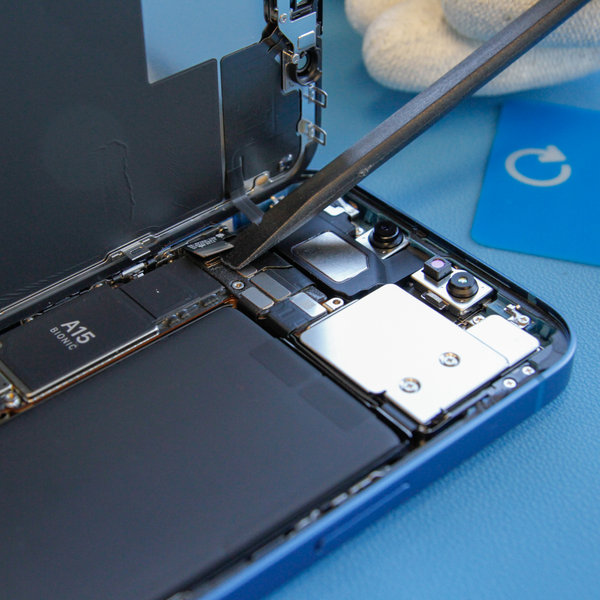 Odpojenie konektora predného snímača