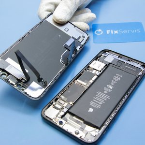 Apple iPhone XR