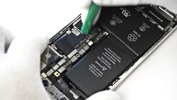 Vybratie batérie 1.