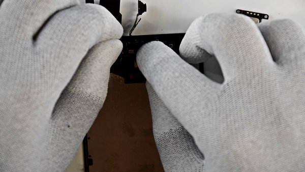 Demontáž prednej kamery a proximity senzoru