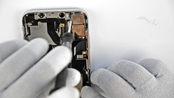 Demontáž predného fotoaparátu